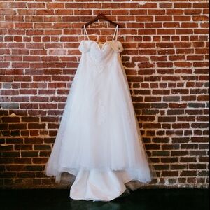 Elegant White Wedding Dress